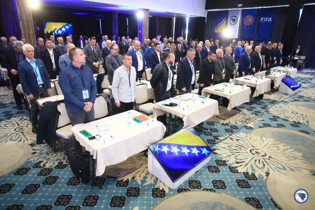 NFSBiH's tweet photo. Redovna sjednica Generalne Skupštine Nogometnog/Fudbalskog saveza Bosne i Hercegovine održana je danas u hotelu „Hills“ na Ilidži.

https://t.co/M9voxbsNIQ

#nfsbih #ffbh https://t.co/q844Ozhtbo