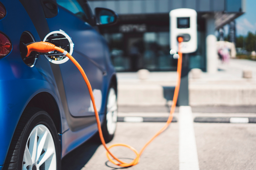 V2Market's tweet photo. What are the existing barriers for electric vehicle to participate in the electricity markets? ⚡️
Right now the #V2M project is on the analysis of electricity markets & potential integration of #V2G.
🚘👀Learn more about the #V2M #H2020 project here! https://t.co/CNTxEquIwC https://t.co/2F7gZeB0QO