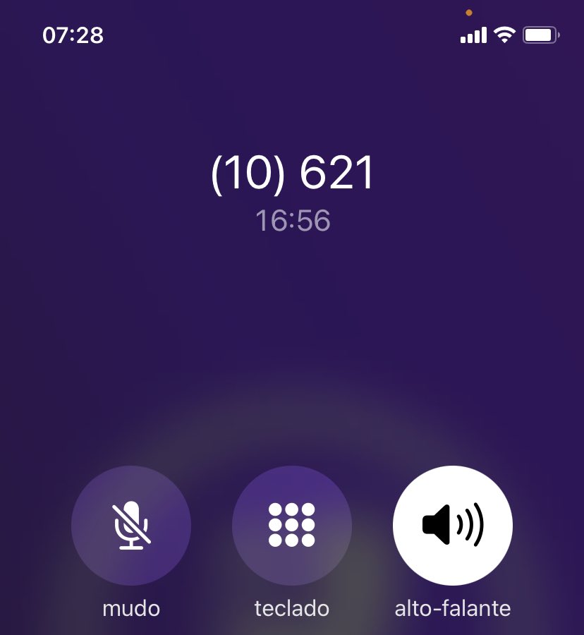 LCoosta's tweet photo. Colocado em espera durante 12 minutos até o atendente “Localizar meu contrato”.   Duvido que exista no mundo um serviço pior do que quando você está tentando cancelar um serviço na @ClaroBrasil. Ridículos https://t.co/ucwnpA7NC1