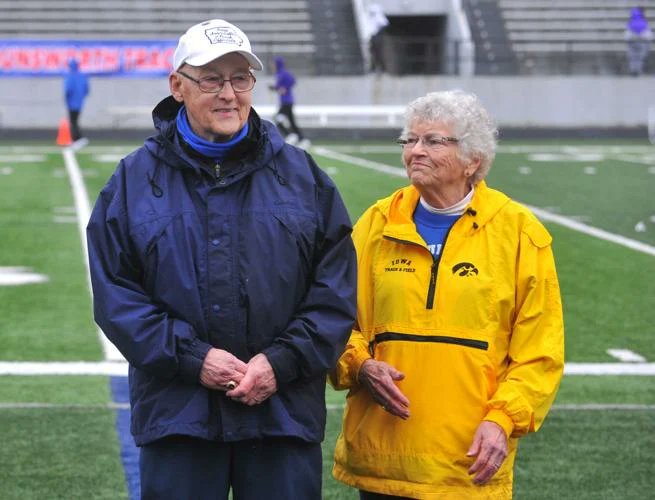 My column on Ira Dunsworth, who died Monday at age 87. He was among the all-time coaching greats in Iowa track and field, but he'll be remembered more as a 'genuine man' who was an ambassador for the sport in the Q-C.

qctimes.com/sports/high-sc…

#iahstrk