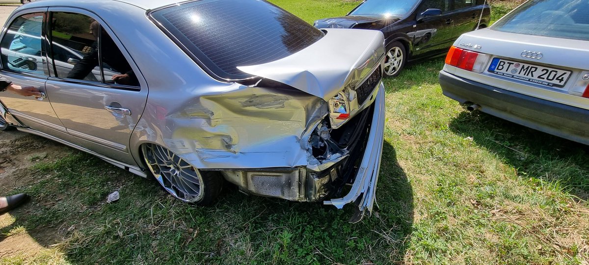 Joa😅
Schmerzt schon das Auto so zusehen 😐