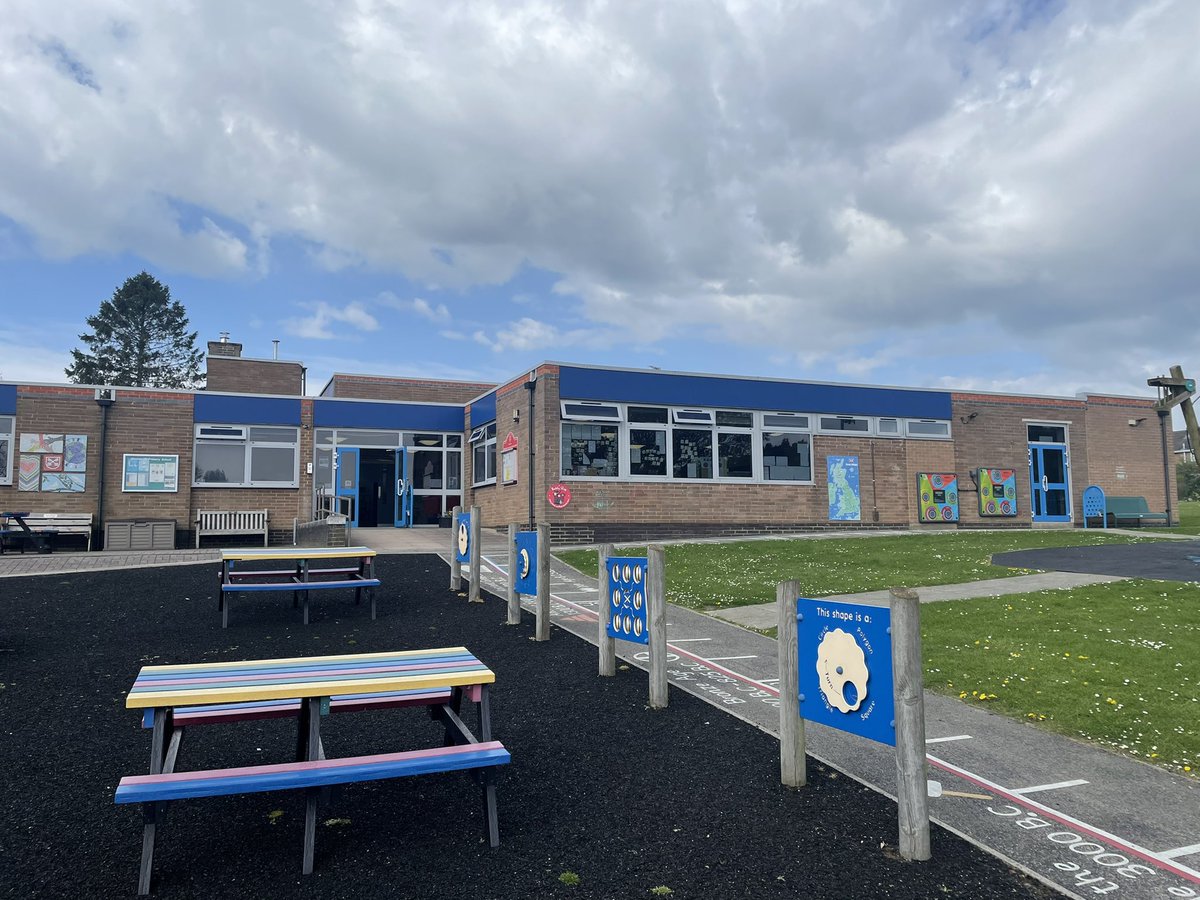 Stanion_Primary's tweet photo. If you require a school place at our wonderful village school starting in Reception in September, please contact us on 01536 204896 (subject to our school admissions process). https://t.co/pX6QppJiKw