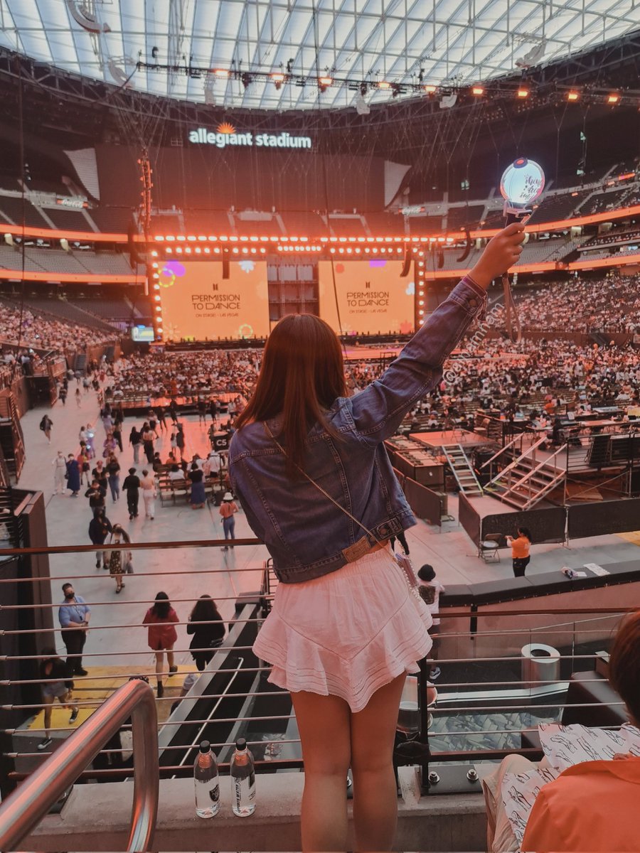 ainamnam's tweet photo. Thank you @BTS_twt  💜 
From Sofi to Allegiant! My heart is so full and happy! BORAHAE! 💜

Bts RM Jin Suga JHope Jimin Jin V Jungkook https://t.co/iSHx8Gy7va
