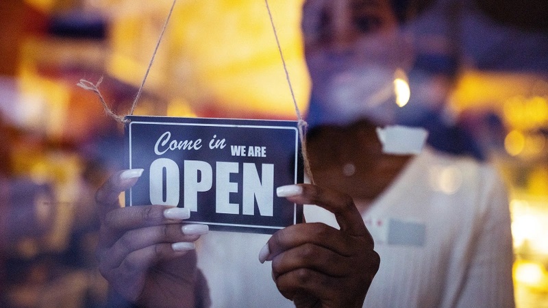 NatWestBusiness's tweet photo. NEW: Our retail and leisure specialists and industry players discuss the challenges and prospects in store for retail and leisure operators in 2022 and beyond

https://t.co/dNyiv4akGe

#RetailandLeisure #Economy #PostPandemic https://t.co/Hx825KTjpU