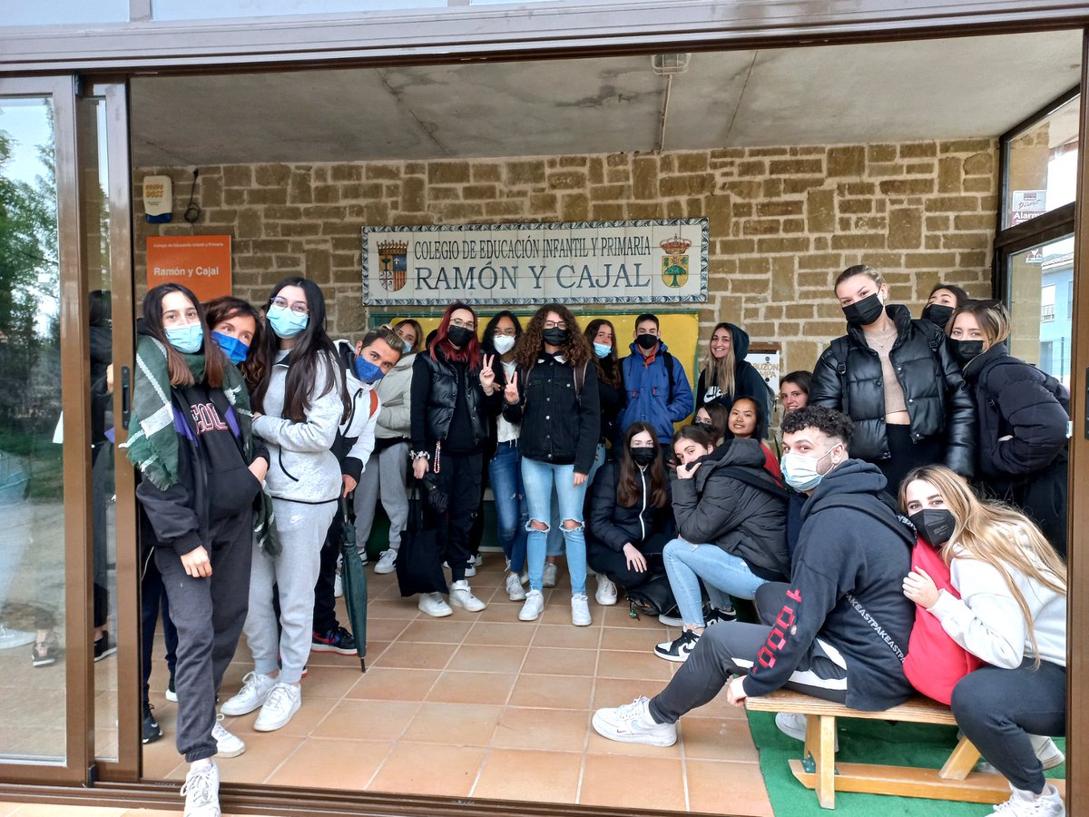 aanglad2's tweet photo. Comencem les primeres visites a Alpartir amb l'alumnat de TEI... un projecte pedagògic engrescador! @INS_Pla_Marcell https://t.co/dNpuYB3fut