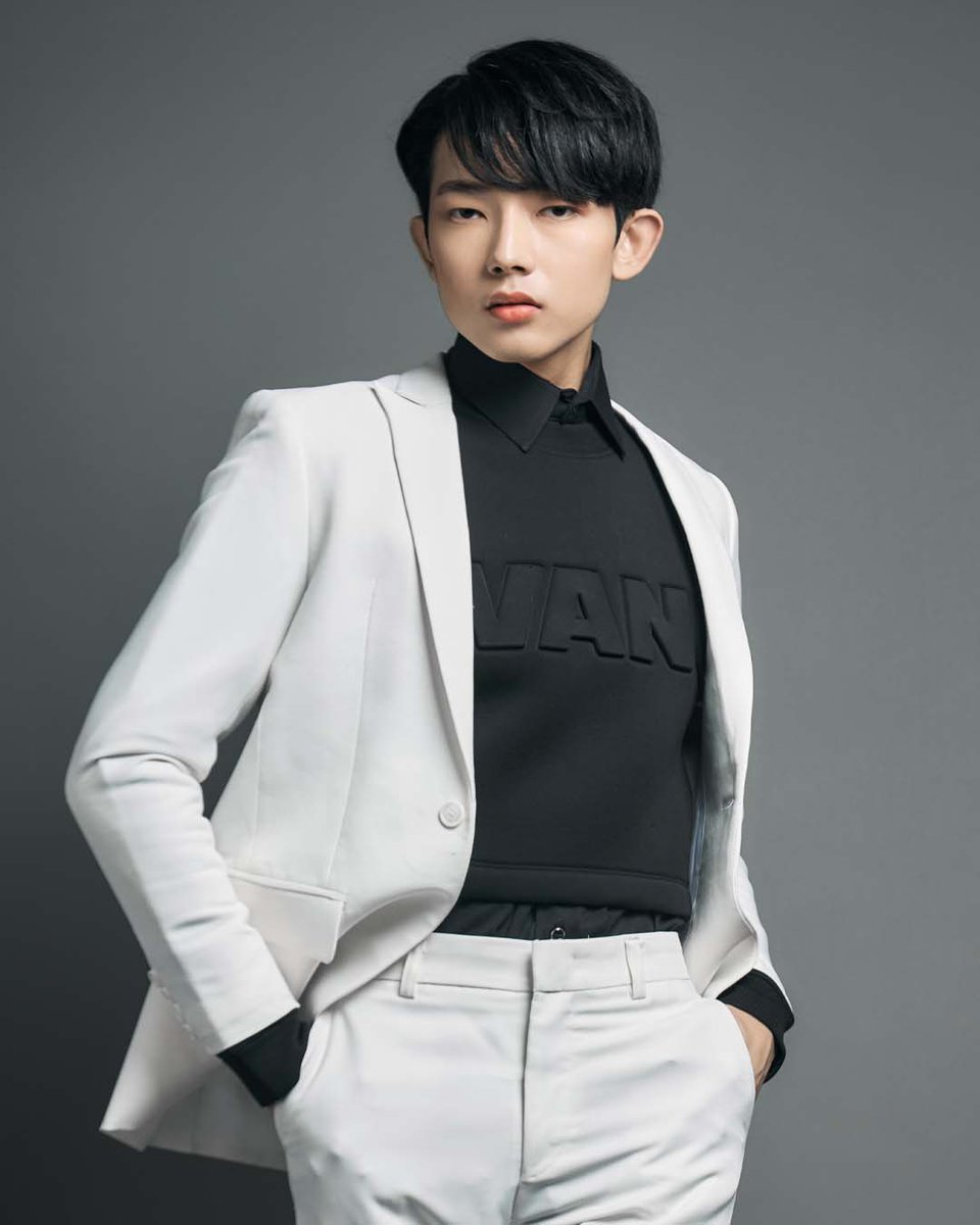 _jaysonlee's tweet photo. #1STONE 

🤍🖤 

There's no stopping P-Pop! Head over to TikTok and see how P-Pop is getting bigger and bigger! #PPopRise

https://t.co/eiF3E12kfE

Photographed by Rxandy Capinpin
Make up by Kat Cagalpin-Cortez  
Hair by Edward Ramirez Caballero
Wardrobe by #teamryujishiomitsu https://t.co/N2MYw8TIsf