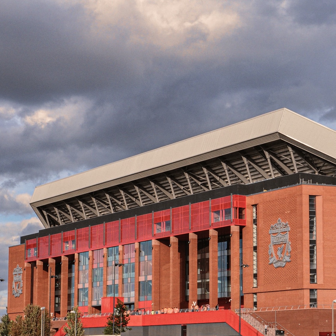 Are you heading to #Anfield this evening? 🔴⚽️

With buses running between the city centre and the ground every matchday, you can leave the car behind and enjoy the pre-match build up alongside fellow fans.

Getting back to football is #BetterByBus!

#LFC #YNWA