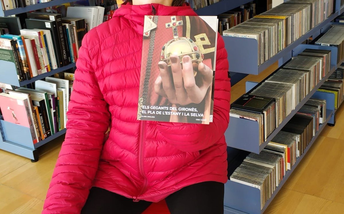 cultpopular_cat's tweet photo. #SantJordi2022 🌹. Després de dos anys, comencem a recuperar la normalitat!

Us oferim un recull de propostes per gaudir plenament d'aquesta diada.

Coneixeu el #bookface #carallibre? 
https://t.co/u6lg2bT7Mk

#culturapopular
@cultura_cat https://t.co/5nn1QyCiGR