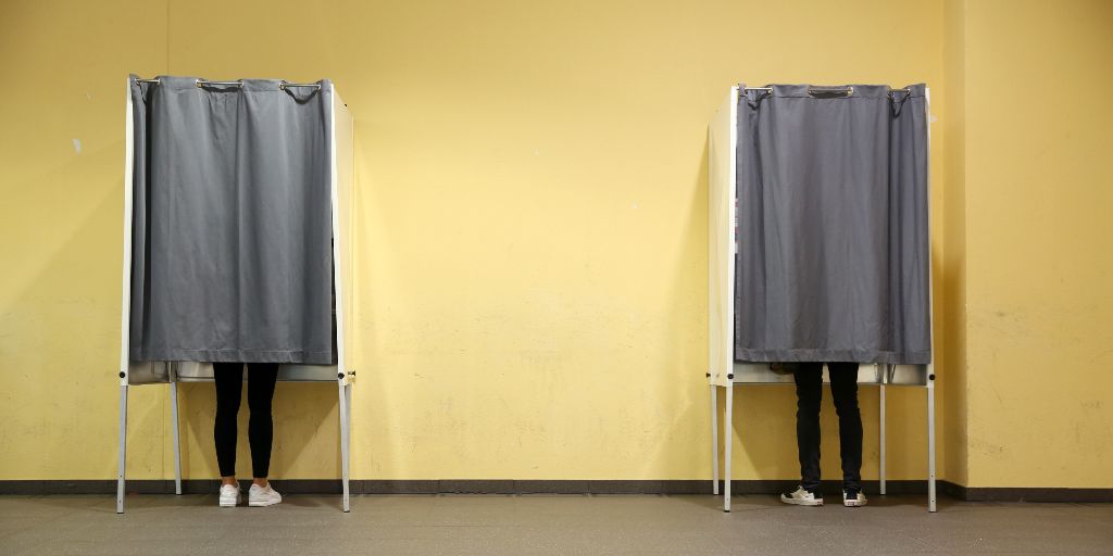 Koeln's tweet photo. Ab sofort könnt ihr eure Stimme zur #Landtagswahl in #NRW abgeben! Ganz einfach per #Direktwahl in eurem #Bezirksrathaus. Die Direktwahlschalter haben dort Montag bis Freitag von 9 bis 17 Uhr für euch geöffnet. ℹ️: https://t.co/L9rNiFUjyV https://t.co/HnLtzfdtKf