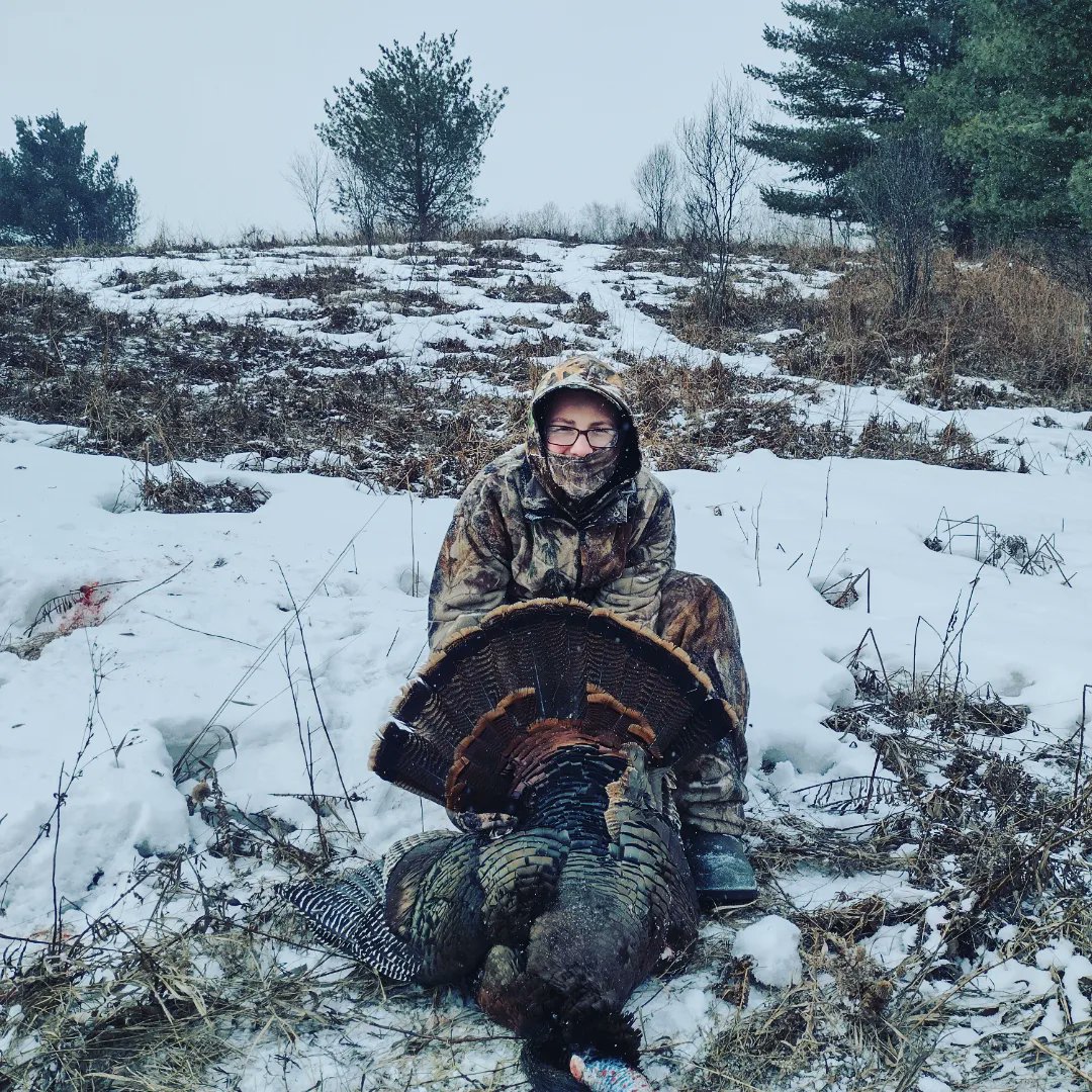jgbassin's tweet image. My boy got er done the other day Wisconsin youth season. Worked out great despite the nasty weather. I couldn't be prouder. 9" beard, 3/4" spurs. #Wisconsin #wisconsinhunting #turkeyhunting  #turkeyseason #thunderchicken #prouddad
