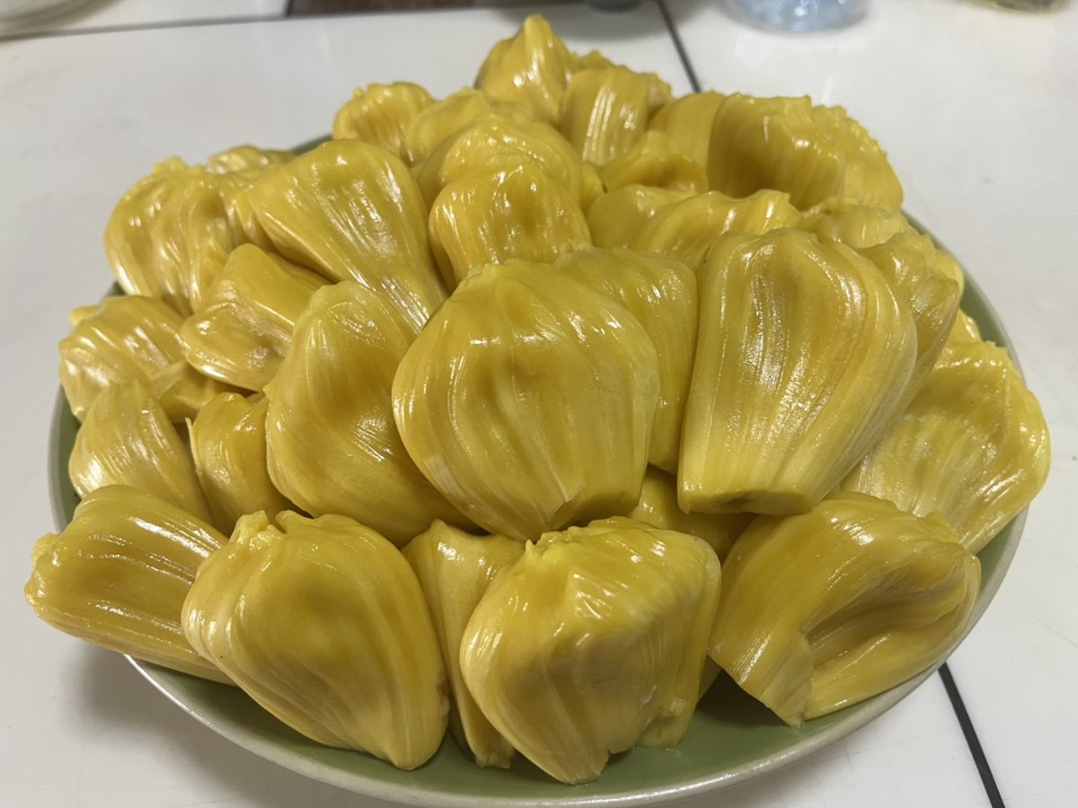 l2abbitJr's tweet image. พออาการดีขึ้นก็ปอกขนุนไปเลยสิครับ