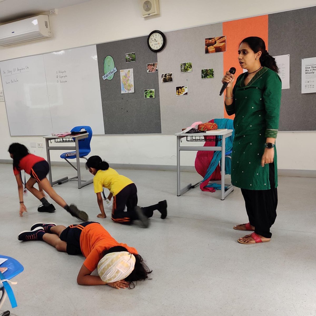 InventureK12's tweet photo. Learning the History of Karnataka-a comparative study of it's past &amp; present, it's geography and the new-age changes, through stories and role play. 

#learningbydoing
#themebasedlearning
#theinventureadvantage 
#admissionsopen 
#newworld
#newlearning 
#carpediem https://t.co/ZMj7tVO7aA