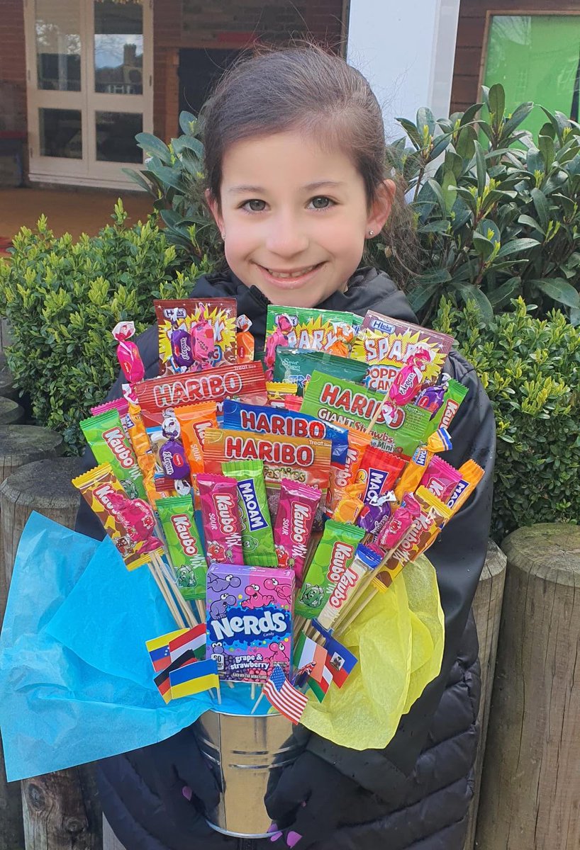 The end of last term was busy with the culture day, charity breakfast and tuck shop!  Ela won the raffle prize of an International bouquet of sweets at the charity breakfast for UNICEF Ukraine.  Looking forward to the numerous events in the final term of the year!