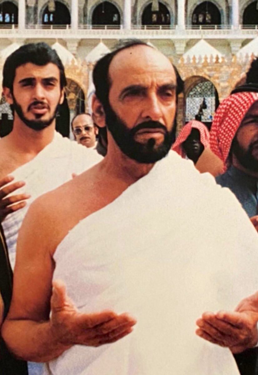 اللهم ارفع درجة من رفع شأننا بين الامم الشيخ #زايد و وفق من سار على خطاه ولي العهد الامين الشيخ #محمد_بن_زايد