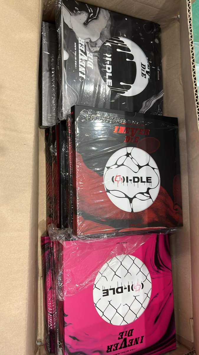 ChingusCorner's tweet photo. #ChingusCorner_Updates
NCT Dream Glitch Mode and (G) - IDLE I NEVER DIE Unsealed Albums arrived at our KR Address! π
There are still available albums po! Avail na kayo! π https://t.co/1IMoFLnOR0