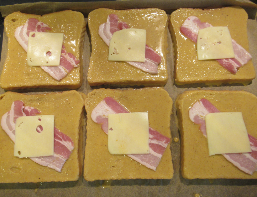 KauftKoerrie's tweet image. #ArmeRitter aka #FrenchToast, herzhafte #Körrie-Edition.

#Eier, #Milch, 1 EL #Zucker, 1 EL #KörrieH55, ½ Tasse #Mehl, je 1 Prise #Backpulver, #Salz, gut durchrühren, Sandwichbrot einweichen, bei 225 °C Ober-/Unterhitze ausbacken. Serviert mit #Afterburner.

#KauftKörrie!

2/2
⏹️