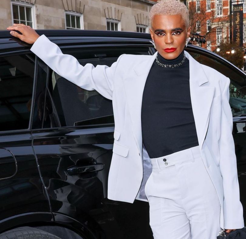 Everybody is talking about @laytonwilliams 😍 Wearing our limited edition Hannah Necklace in dark night crystal for the Olivier awards last week! #SimonHarrisonjewellery #leytonwillians #mensjewellwey #jewelelry