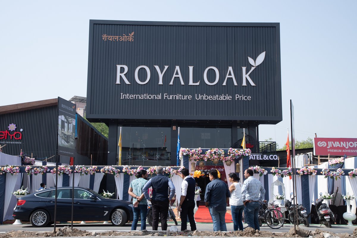 Royaloak Furniture tweet media