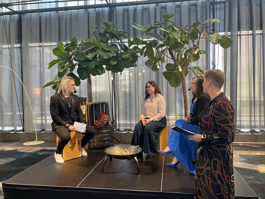 Aamu avattu puhumalla #taloudellinenmielenrauha ja #paljonkoonpaljonlainaa. Menossa mukana <a href="/dbsata/">Sari Takala</a> <a href="/KKivipelto/">Kaisa Kivipelto</a> ja <a href="/SamiKuronen/">Sami Kuronen</a>.