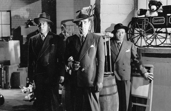 FrankMalfitano's tweet photo. FILM OF THE DAY: Offbeat, fun lively 1942 gangsters vs Nazis comedy drama with great collection of character actors & comedians in the cast #HumphreyBogart #PeterLorre #ConradVeidt #JaneDarwell #JackieGleason #PhilSilvers #WilliamDemarest #FrankMcHugh #JudithAnderson #EdBrophy 🎥 https://t.co/chtTGreqT3
