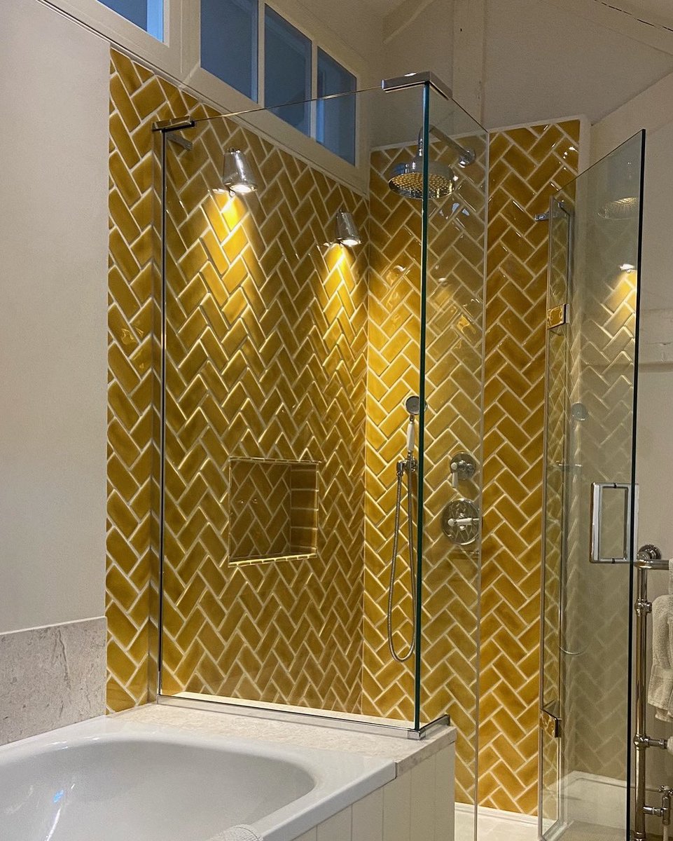 MatkiShowering's tweet photo. What a clever use of space in this beautiful bathroom by @cphartbathrooms. 

By using our Bespoke EauZone Plus Hinged Enclosure with side panel over the dwarf wall, they’ve created a great bath and shower combination. 

https://t.co/q0i8134ovD

#cphart  #matkishowering https://t.co/UG7IqcOg7W