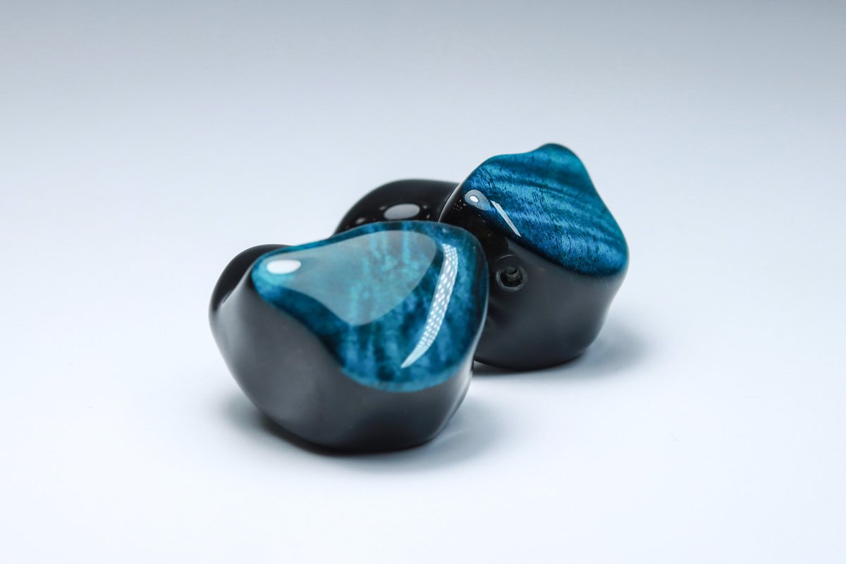 letshuoer_jp's tweet photo. 😍カスタム IEM|EJ07
🥳青ウッドレジンパネル
🌊この青があなたに良い気分をもたらすことを願っています
🔎詳細:https://letshuoer.net/custom-in-ear-monitors/
#LETSHUOER #SHUOER #イヤホン #IEM #音楽 #shuoer #カスタムイヤホン https://t.co/0xwzMFqDhI