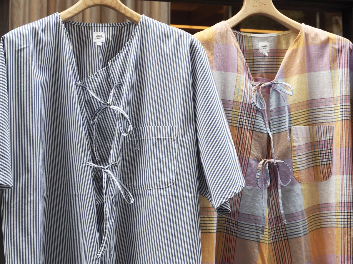 PSS_tokyo's tweet photo. "New arrival"
〈RANDT〉
POP ON SHIRT
デザインが特徴的な新型の半袖シャツとなっております。
フロントをコードで調節しシルエットの変化が楽しめます。また清涼感もあり、鮮やかな配色にもなっているのでこれからの季節にうってつけです。オススメです!
#ピルグリムサーフサプライ
#RANDT https://t.co/j0eDzd1mqK