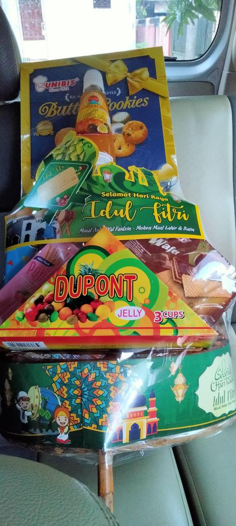 Mantep gak tu dikasih parsel awak ah. Alhamdulillah rejeki