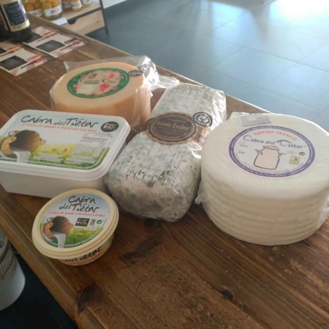 A comer queso se ha dicho! Menciona a esa persona que siempre tiene en su nevera (y cuando es siempre, es siempre) 😉

🧀 <a href="/QueseriasTietar/">Queserías del Tiétar</a>