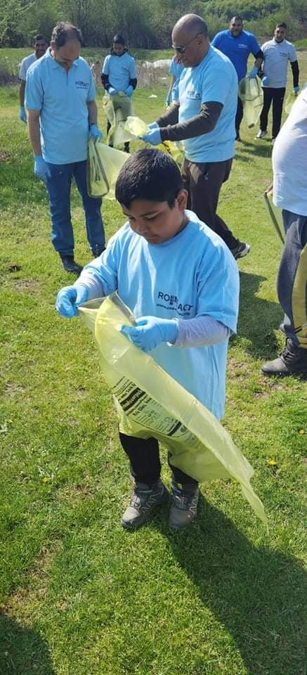 ROMACT_EC_CoE's tweet photo. In #Ruzhintsi 🇧🇬 volunteers of #communityactiongroup and #localgov joined forces to clean an unregulated landfill🏞️
Participants promised that this is just the beginning of many more good initiatives during the implementation of #ROMACT 👏 https://t.co/fel83ijBMY