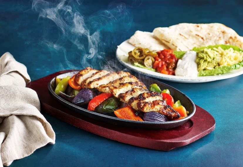 TheHollymere's tweet photo. Make tonight a fajita night! 
Choose from our delicious chicken fajitas or halloumi fajitas! https://t.co/WXcFKfclnc