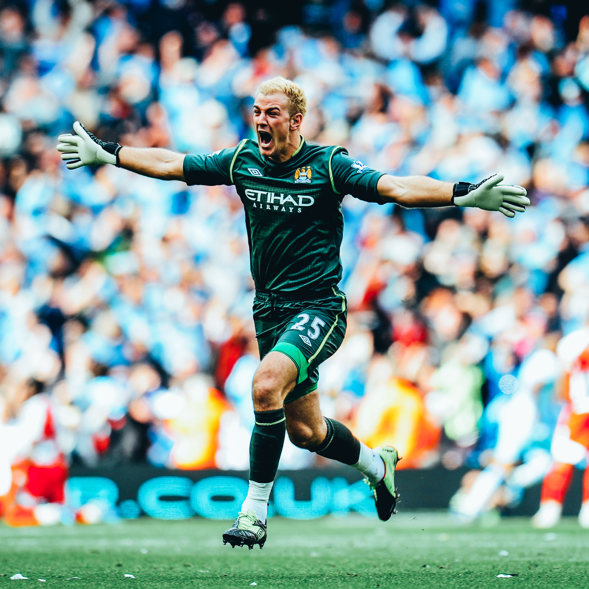 Happy birthday, Joe Hart! Apa yang kalian ingat dari Joe Hart selain iklan Big Cola? 