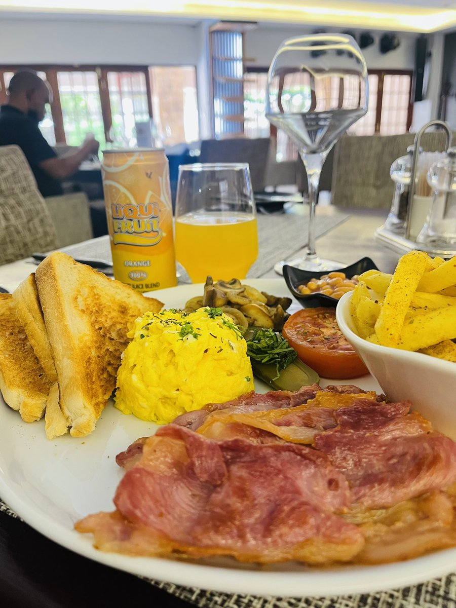 Meketeboutique's tweet photo. Breakfast & Snap! We have the perfect scenic breakfast spot for foodie snaps to prettify your Instagram feed.
Our restaurant is #InstaReady, #twitterready our menu's delectable, all that's missing is you and your besties https://t.co/fNcM31pvl3