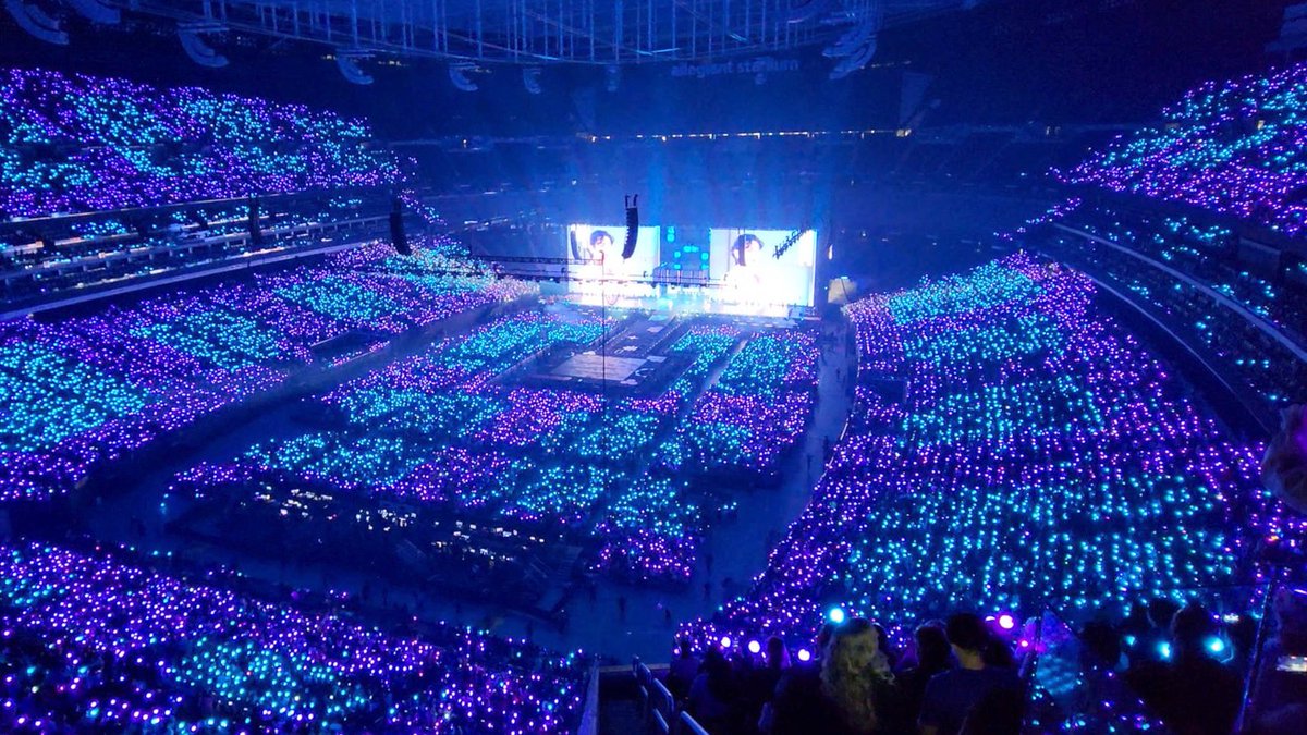 SamsungMobile's tweet photo. .@BTS_twt lit up the stage, you lit up the stands. It’s been such an honor to share these remarkable moments, captured #withGalaxy S22 Ultra. #GalaxyxBTS #MakeNightsEpic https://t.co/hraNP0kfYu
