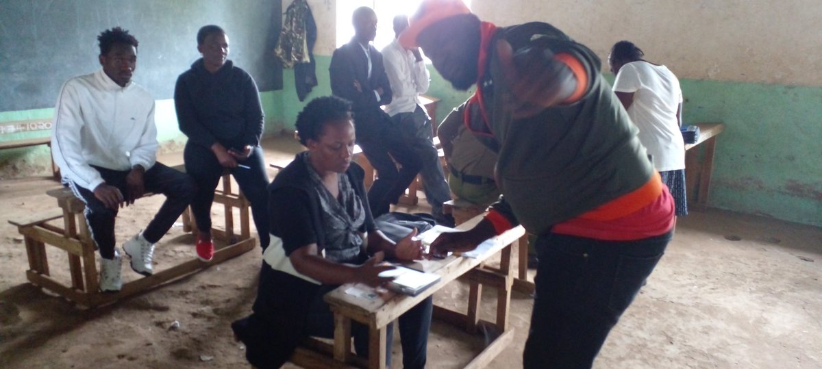 otienozab's tweet photo. Hon.Sospeter Obungu Owich has officially casted his vote as the incoming MCA Kondele ward. https://t.co/y9PJ7Ap9ZN