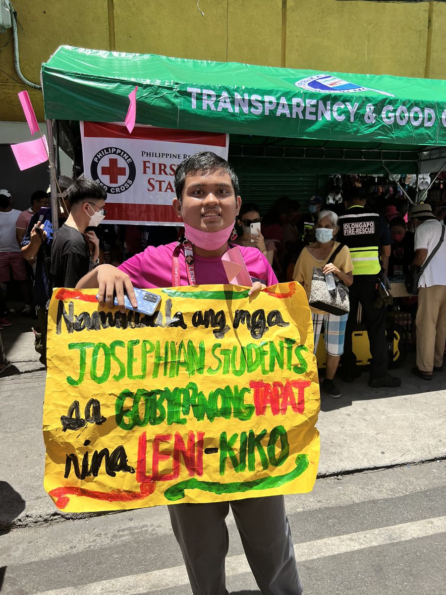 xiaandro's tweet photo. Hindi lang SJC students ‘nak, kundi ako rin bilang Guro ng San Jose ay naniniwala sa gobyernang tapat angat buhay lahat. 

Nakakataba ng puso na makita ang maraming SJC students na tumindig para sa kinabukasan ng bansa. #SaSJC #OlongaPINK #AngatBuhayLahat https://t.co/LLY9FCJeOw