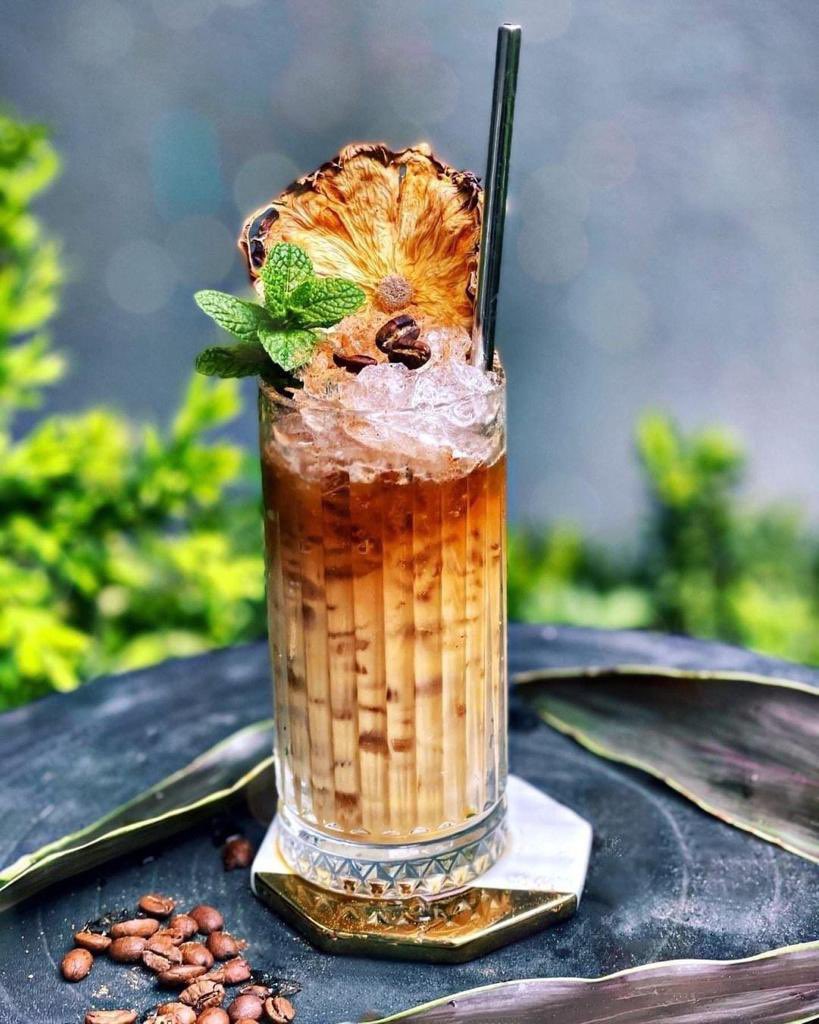 TheYard_Kla's tweet photo. You want a feel of the best cocktails in town? Pass by #TheYard today!! 
It’s a #CockTailTuesday as we digest the week. Buy one &amp; get one free!😉
#TheYardExperience https://t.co/OBikTJbx0D