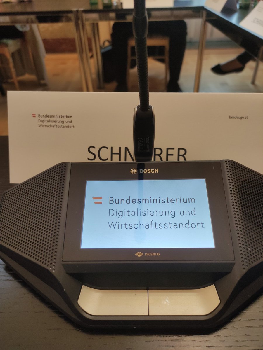 FSchnurer's tweet photo. Heute Mal im #BMDW zum "Europäischen Chips Act" https://t.co/aEQaERXRyK