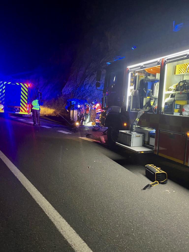 ProtCivilRonda's tweet photo. 🔸El pasado jueves santo, recibimos llamada de Emergencias 112 Andalucía para accidente de tráfico en la A-367 sentido San Pedro.  #estamosoperativos #proteccioncivil #Ronda #equipo #todoaauna https://t.co/DcXYOCM8RI