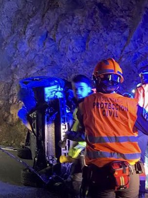 ProtCivilRonda's tweet photo. 🔸El pasado jueves santo, recibimos llamada de Emergencias 112 Andalucía para accidente de tráfico en la A-367 sentido San Pedro.  #estamosoperativos #proteccioncivil #Ronda #equipo #todoaauna https://t.co/DcXYOCM8RI