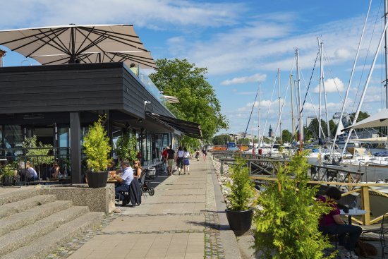 EcommTurku's tweet photo. Get your tickets to the European Conference on Mobility Management! The 25th ECOMM takes place in Turku, Finland between 31.5. and 2.6. 😊☀️
Early Bird tickets are available until the 22nd of April.🦢
https://t.co/tTGsBg2hyr

#ECOMM2022 #ECOMMTurku #MobilityManagement #conference https://t.co/XW04cbSpdI