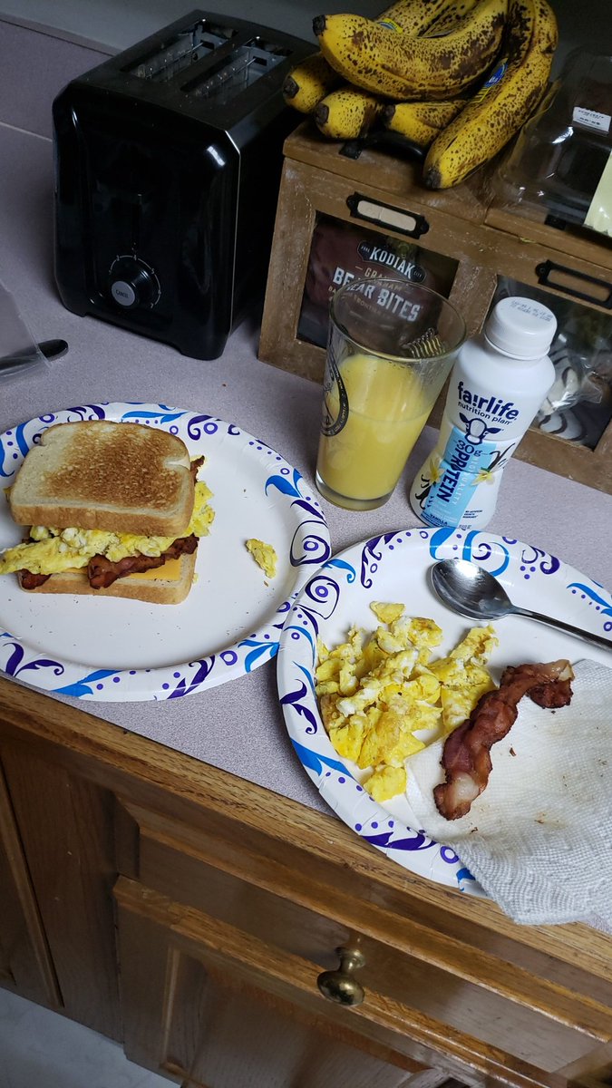 MemphisCollins3's tweet photo. #OutTrainOutEatOutCompete https://t.co/7aTaPqfH9B