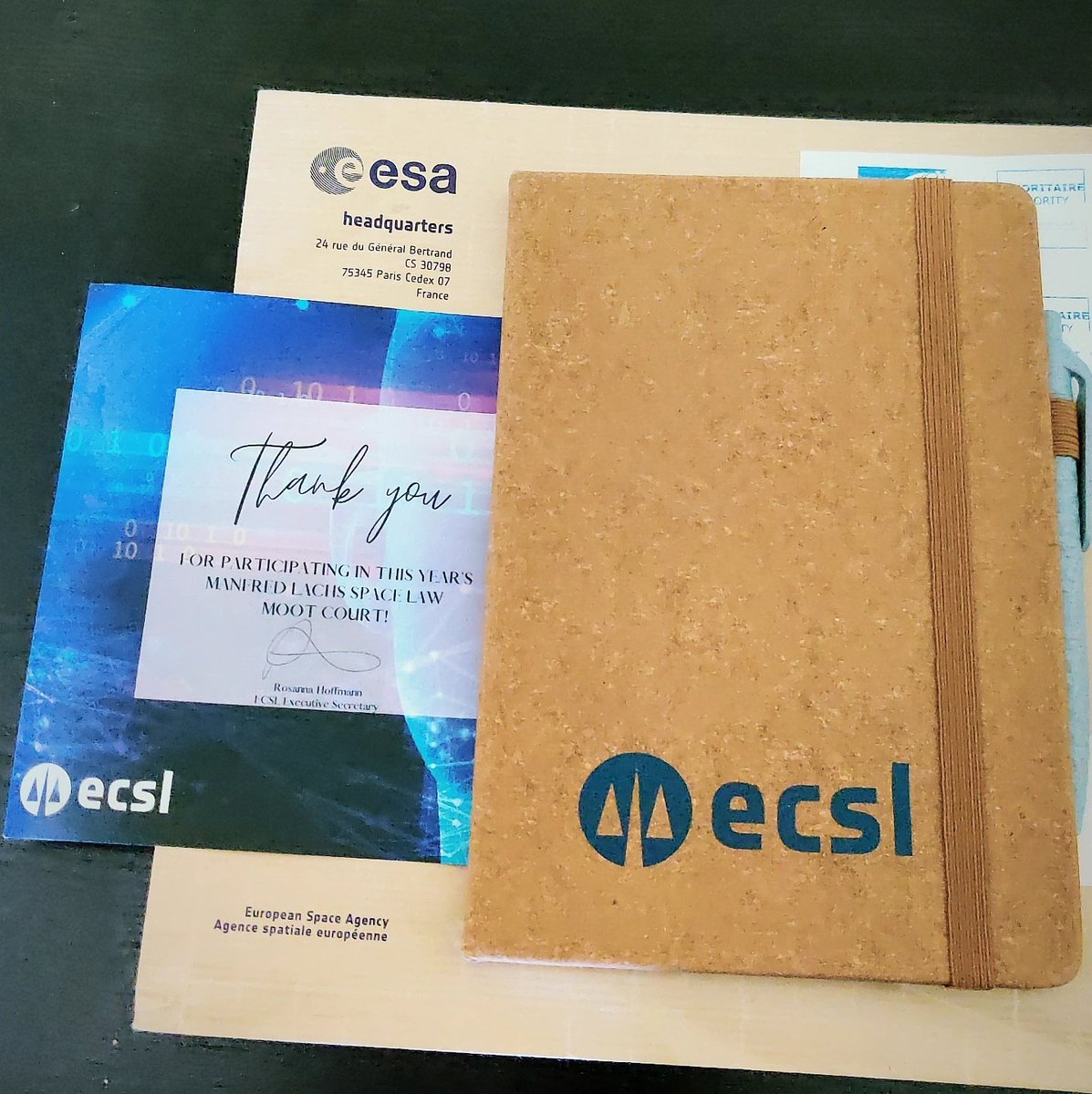 HamzaHameed007's tweet image. Big thanks to #ECSL @esa for the lovely present. It was an honour being a judge at the European Rounds of the @SpaceLawMoot this year, especially as the case looked at the #SpaceProtocol of the #CapeTownConvention!
#SpaceLaw