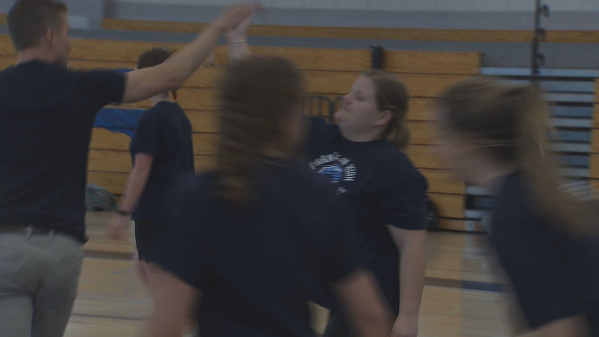 These kids are remarkable. And they have qualified for the Special Olympics in June — the first high school unified basketball team from Massachusetts to do so. Check out our story on <a href="/FranklinUnified/">FHSUnifiedSports</a>! boston.cbslocal.com/2022/04/19/fra…