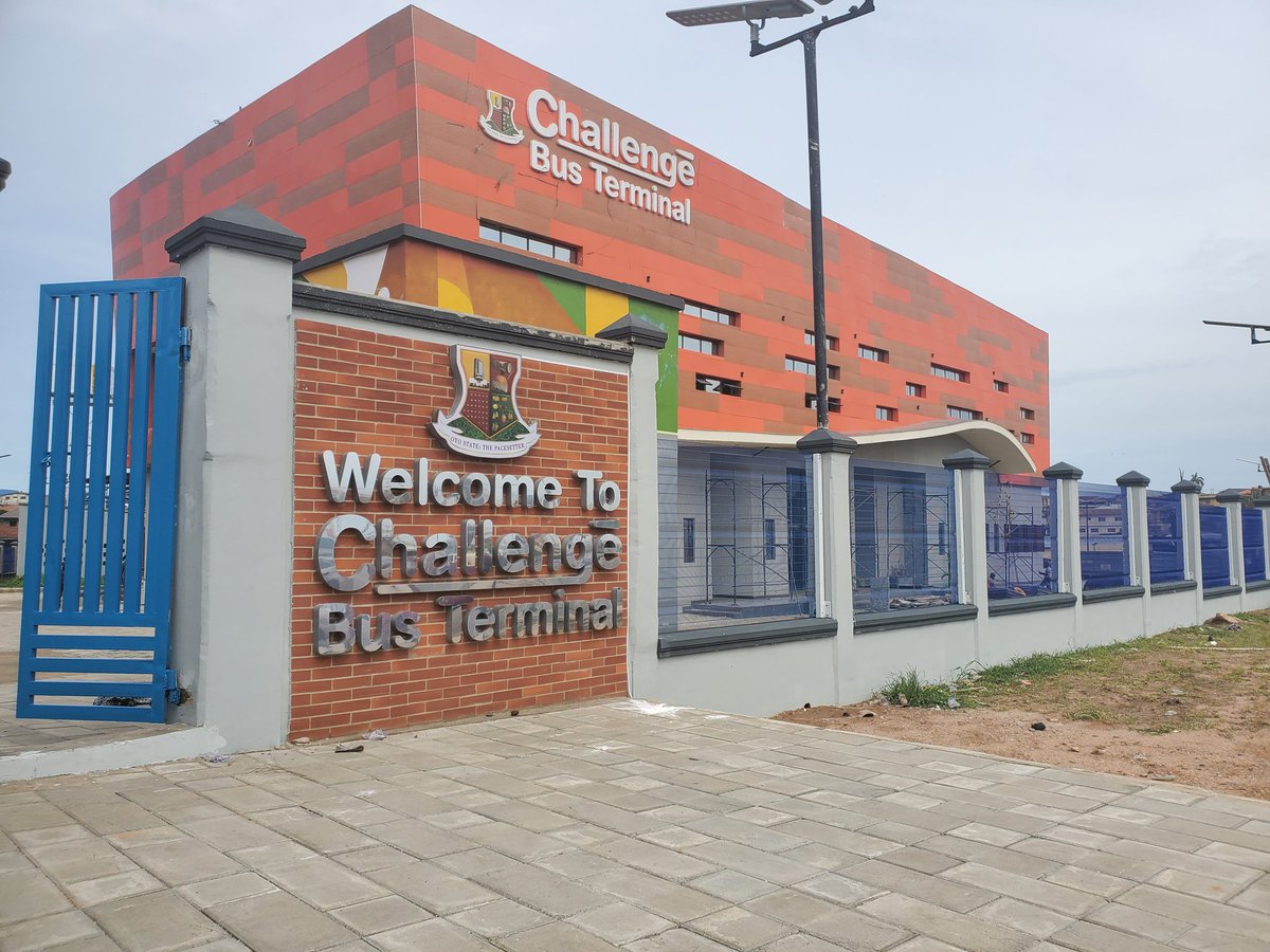 _Samcleave's tweet image. Lagos state from Bola Ahmed Tinubu to Sanwo-olu has 4 bus stations.

Seyi Makinde in less than four years has completed 2 out of the four bus stations he initiated.

Nobody's mate.