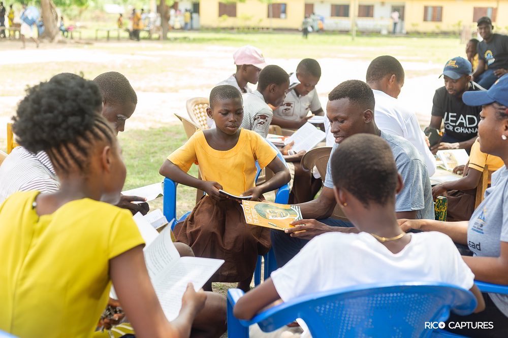 AkorfaAkoto's tweet photo. This club will be led by teachers and assisted by our educators and Youth mentors to help nurture the reading and writing skills of students.

We look forward to raising many readers and writers through this programme.

#sdg4qualityeducation #springupglobalnetwork https://t.co/KmQLdCRY7N