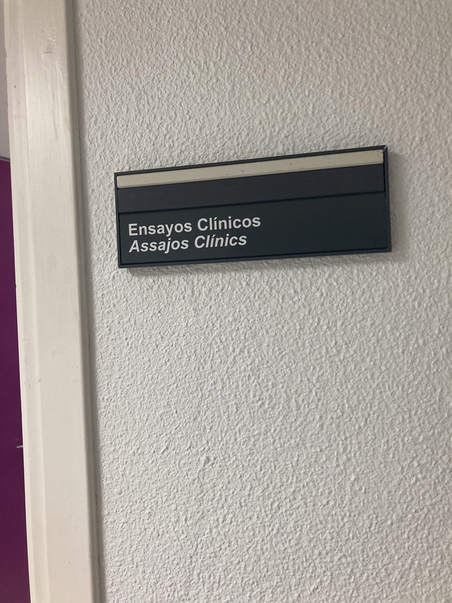 NaczelnaA's tweet photo. Minął trzeci tydzień 🇪🇸 stażu. "Zachwyciła mnie praca w dziale farmakokinetyki, gdzie na podstawie pomiaru stężenia💊 we🩸farmaceuci tworzą raporty i zalecają odpowiednie dawkowanie"- wskazuje mgr farm. Ania. Program wspierają @SanofiPolska @RochePolska @Servier #Eprus i #Kikgel https://t.co/ZJpEXNRjRX