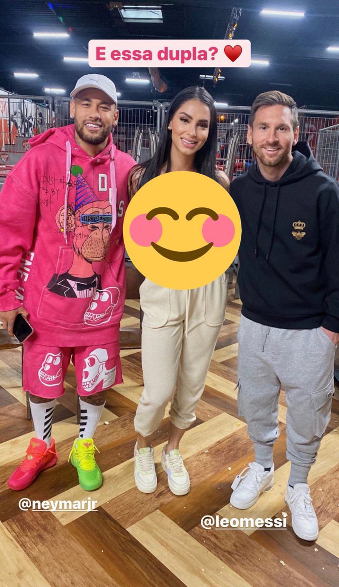 romainparlepsgg's tweet photo. ptdrr mais c’est la première fois ou Messi n’a pas le pire flow https://t.co/Ti9AtWZVoM