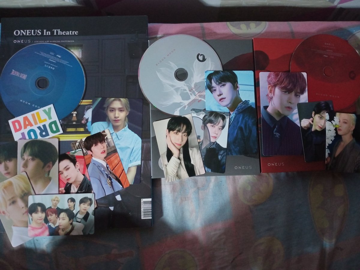seokxionhihi's tweet photo. #ddphfeedback @dailydrop_ph 

AAAAAAHHHH! Blood Moon Set came home pagkatapos iannounce kagabi ang cb date. Love my pullssss! Uwing-uwi si Keonhee aking bebe tas umuwi prio pc ko (Xion Grey Ver PC) thank you! ^-^ https://t.co/lRiFSgG7Fb