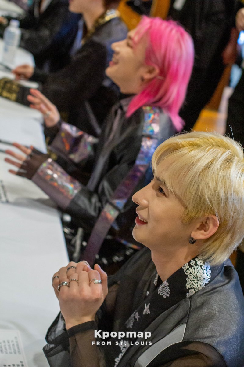 Kpopmap's tweet photo. Check out these exclusive photos taken by Kpopmap at the #MustB in St. Louis fan sign and concert!📸
See the rest of the photos at the link below⬇️
https://t.co/RrfTPHF4xZ
#MustBInStLouis #MustBStL #DolceSession https://t.co/jJnkW4zKxB